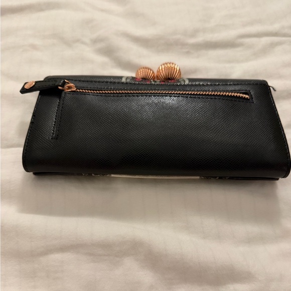 Ted Baker London Black and White Wallet with Floral and Bird Design - Picture 3 of 6